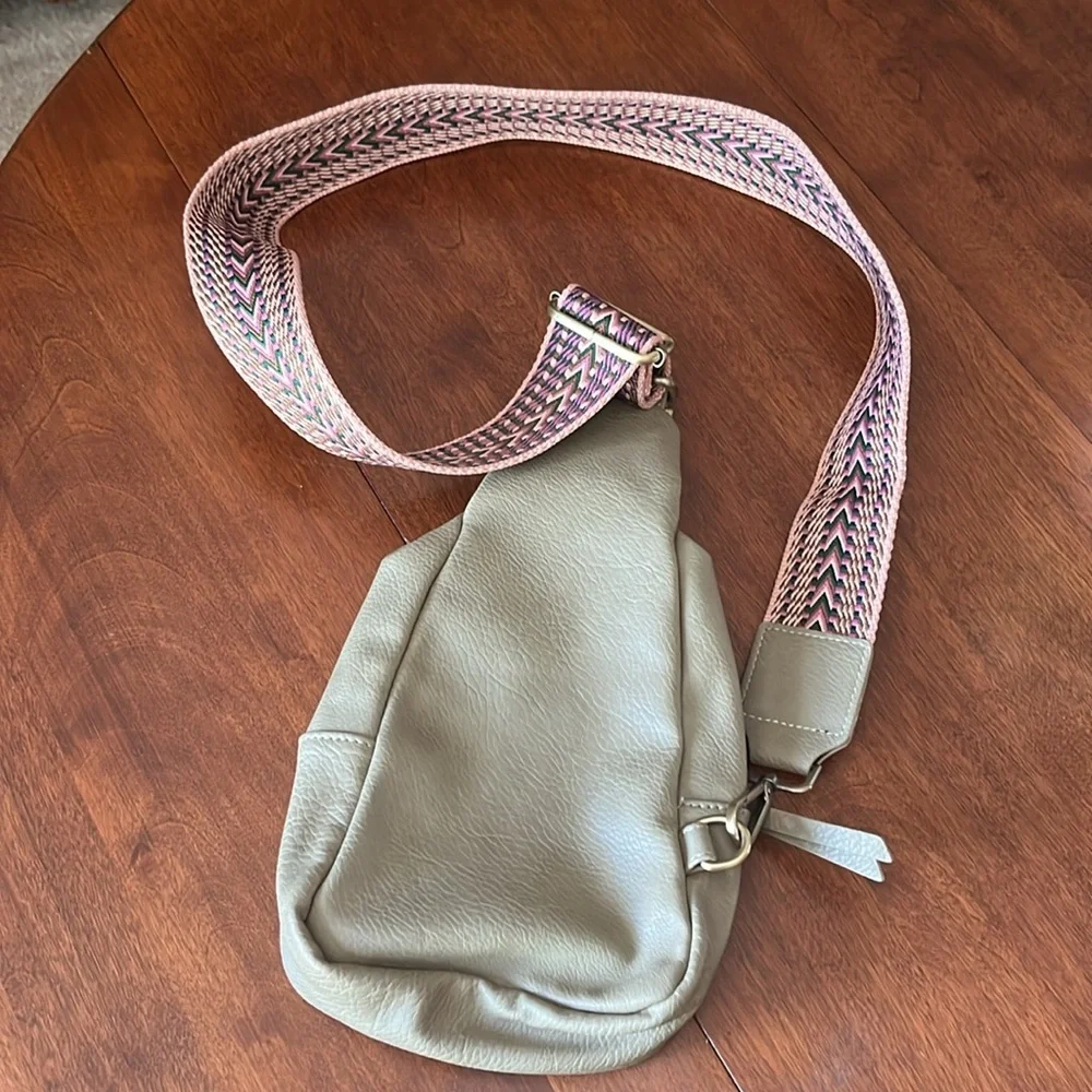 Anthropologie Urban originals crossbody - Picture 2 of 4